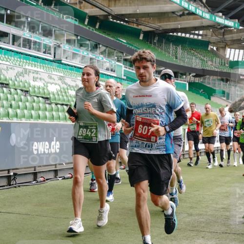 13.09.2026 - 21. swb-Marathon Bremen Michael Burmester http://msf.ph/oto/10445723 13.09.2026 13:08:03 Laufen im Stadion 132, 156, 310, 372, 489, 551, 607, 682, 716, 800, 808, 809, 831, 834, 846, 884, 911, 922, 1025, 1083, 1124, 1173, 1189, 1210, 1285, 1289, 1322, 1364, 1369, 1387, 1395, 1437, 1532, 1545, 1559, 1600, 1688, 1831, 1841, 1854, 1871, 1899, 1926, 1938, 2003, 2041, 2070, 2090, 2215, 2219, 2229, 2283, 2318, 2366, 2380, 2405, 2440, 2467, 2492, 2565, 2611, 2635, 2699, 2707, 2721, 2727, 2731, 2755, 2782, 2802, 2818, 2823, 2831, 2841, 2866, 2897, 2911, 2930, 2949, 2960 meine-sportfotos.de