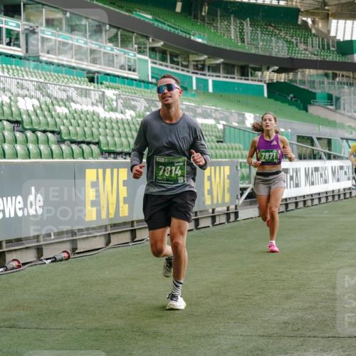 13.09.2026 - 21. swb-Marathon Bremen Michael Burmester http://msf.ph/oto/10445737 13.09.2026 12:46:12 Laufen im Stadion 195, 280, 474, 508, 538, 567, 604, 697, 788, 868, 1017, 1034, 1181, 1241, 1264, 1277, 1863, 1937, 1975, 2020, 2021, 2084, 2087, 2297, 2809, 2889, 3092, 3196, 3271, 3609, 4110, 4157, 4236, 4777, 5024, 5092, 5238, 5283, 5674, 5719, 6053, 6686, 6815, 6918, 7206, 7336, 7478, 7814, 7871, 8054, 8096, 8319, 8325, 8331, 8334, 8670, 8701, 8756, 8936, 8983, 9070, 9129, 9273, 9306, 9495, 9544, 9583, 9642, 9813, 13034, 13168, 439, 1667, 1822, 1850 meine-sportfotos.de