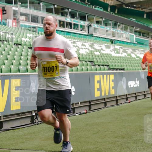 13.09.2026 - 21. swb-Marathon Bremen Michael Burmester http://msf.ph/oto/10445772 13.09.2026 10:29:19 Laufen im Stadion 10162, 10170, 10183, 10189, 10193, 10200, 10218, 10233, 10253, 10267, 10270, 10293, 10294, 10316, 10329, 10334, 10348, 10381, 10392, 10393, 10421, 10426, 10452, 10467, 10508, 10525, 10537, 10538, 10544, 10585, 10594, 10655, 10709, 10734, 10739, 10761, 10763, 10764, 10770, 10814, 10825, 10827, 10835, 10840, 10876, 10887, 10906, 10910, 10917, 10923, 10966, 10993, 11005, 11007, 11018, 11035, 11058, 11087, 11092, 11109, 11170 meine-sportfotos.de