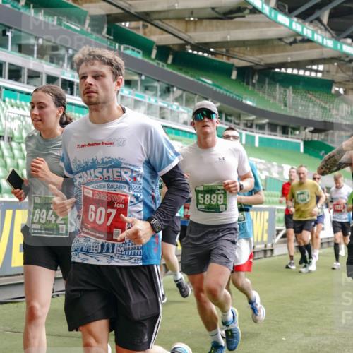 13.09.2026 - 21. swb-Marathon Bremen Michael Burmester http://msf.ph/oto/10445801 13.09.2026 13:08:04 Laufen im Stadion 132, 156, 310, 372, 489, 551, 607, 682, 716, 800, 808, 809, 831, 834, 846, 884, 911, 922, 1025, 1083, 1124, 1173, 1189, 1210, 1285, 1289, 1322, 1364, 1369, 1387, 1395, 1532, 1545, 1559, 1600, 1688, 1831, 1841, 1854, 1871, 1899, 1926, 1938, 2003, 2041, 2070, 2090, 2215, 2219, 2229, 2283, 2318, 2366, 2380, 2405, 2440, 2467, 2492, 2565, 2611, 2635, 2699, 2707, 2721, 2727, 2731, 2755, 2782, 2802, 2818, 2823, 2831, 2841, 2866, 2897, 2911, 2930, 2949, 2960 meine-sportfotos.de