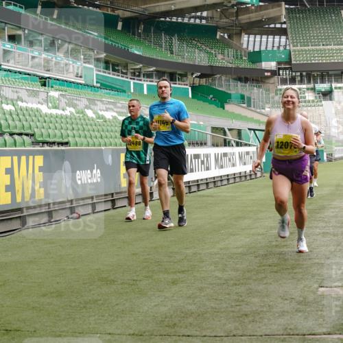 13.09.2026 - 21. swb-Marathon Bremen Michael Burmester http://msf.ph/oto/10445953 13.09.2026 10:29:23 Laufen im Stadion 10162, 10170, 10183, 10189, 10193, 10200, 10218, 10233, 10253, 10267, 10270, 10294, 10316, 10329, 10334, 10348, 10381, 10392, 10421, 10426, 10452, 10467, 10508, 10525, 10537, 10538, 10544, 10585, 10594, 10652, 10655, 10709, 10734, 10739, 10761, 10763, 10764, 10770, 10808, 10814, 10825, 10827, 10835, 10840, 10876, 10887, 10906, 10910, 10923, 10966, 10993, 11002, 11005, 11007, 11018, 11035, 11058, 11087, 11092, 11109, 11170 meine-sportfotos.de