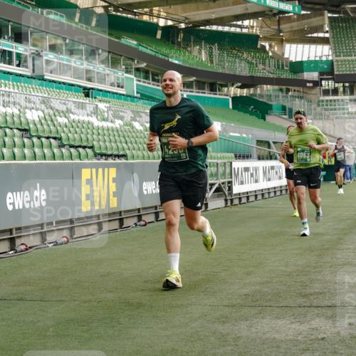 13.09.2026 - 21. swb-Marathon Bremen Michael Burmester http://msf.ph/oto/10445980 13.09.2026 12:46:19 Laufen im Stadion 195, 280, 474, 508, 538, 567, 604, 697, 788, 868, 1017, 1034, 1181, 1241, 1277, 1554, 1863, 1937, 2020, 2021, 2084, 2087, 2297, 2538, 2809, 2889, 3092, 3196, 3271, 3424, 3520, 3609, 4110, 4157, 4236, 4777, 5024, 5092, 5238, 5283, 5674, 5719, 5725, 6053, 6686, 6815, 6918, 7102, 7336, 7478, 7814, 7871, 8054, 8096, 8319, 8325, 8331, 8334, 8670, 8701, 8756, 8936, 8983, 9070, 9129, 9273, 9306, 9495, 9544, 9583, 9642, 9813, 13034, 439, 1667, 1850 meine-sportfotos.de