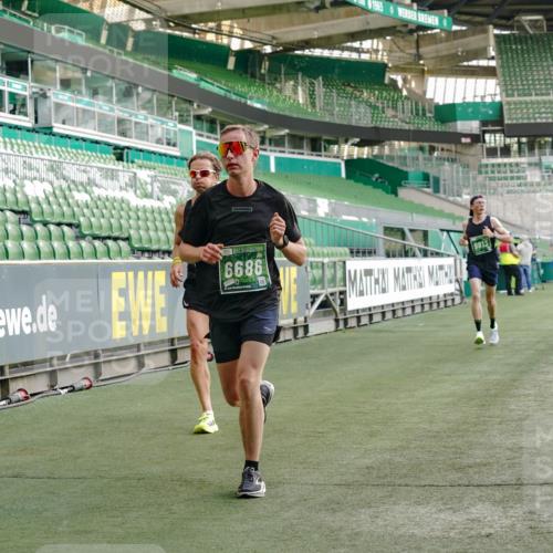 13.09.2026 - 21. swb-Marathon Bremen Michael Burmester http://msf.ph/oto/10446117 13.09.2026 12:46:22 Laufen im Stadion 195, 280, 474, 508, 538, 567, 604, 697, 788, 868, 1017, 1034, 1181, 1241, 1277, 1554, 1863, 1937, 2020, 2021, 2084, 2087, 2297, 2538, 2809, 2889, 3092, 3196, 3271, 3424, 3520, 3609, 4110, 4157, 4236, 4777, 4808, 5024, 5092, 5238, 5283, 5674, 5719, 5725, 6053, 6686, 6815, 6918, 7102, 7336, 7478, 7814, 7871, 8054, 8096, 8319, 8325, 8331, 8334, 8670, 8701, 8756, 8936, 8983, 9070, 9129, 9273, 9306, 9495, 9544, 9583, 9642, 9813, 13034, 439, 1667, 1850 meine-sportfotos.de