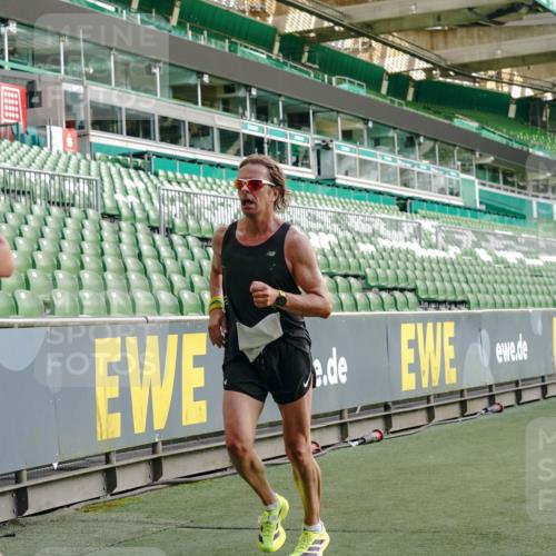 13.09.2026 - 21. swb-Marathon Bremen Michael Burmester http://msf.ph/oto/10446130 13.09.2026 12:46:24 Laufen im Stadion 195, 280, 474, 508, 538, 567, 604, 697, 788, 868, 1017, 1034, 1181, 1241, 1277, 1554, 1863, 2020, 2021, 2084, 2087, 2297, 2538, 2809, 2889, 3092, 3196, 3271, 3424, 3520, 3609, 4110, 4157, 4236, 4777, 4808, 5024, 5092, 5238, 5283, 5674, 5719, 5725, 6053, 6686, 6815, 6918, 7102, 7336, 7478, 7814, 7871, 8054, 8096, 8319, 8325, 8331, 8334, 8670, 8701, 8756, 8936, 8983, 9070, 9129, 9273, 9306, 9495, 9544, 9583, 9642, 9813, 13034, 439, 1667, 1850 meine-sportfotos.de