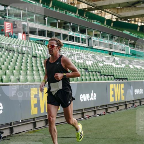 13.09.2026 - 21. swb-Marathon Bremen Michael Burmester http://msf.ph/oto/10446156 13.09.2026 12:46:24 Laufen im Stadion 195, 280, 474, 508, 538, 567, 604, 697, 788, 868, 1017, 1034, 1181, 1241, 1277, 1554, 1863, 2020, 2021, 2084, 2087, 2297, 2538, 2809, 2889, 3092, 3196, 3271, 3424, 3520, 3609, 4110, 4157, 4236, 4777, 4808, 5024, 5092, 5238, 5283, 5674, 5719, 5725, 6053, 6686, 6815, 6918, 7102, 7336, 7478, 7814, 7871, 8054, 8096, 8319, 8325, 8331, 8334, 8670, 8701, 8756, 8936, 8983, 9070, 9129, 9273, 9306, 9495, 9544, 9583, 9642, 9813, 13034, 439, 1667, 1850 meine-sportfotos.de