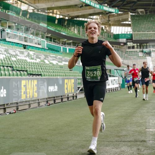 13.09.2026 - 21. swb-Marathon Bremen Michael Burmester http://msf.ph/oto/10446239 13.09.2026 12:46:27 Laufen im Stadion 195, 280, 474, 508, 538, 567, 604, 697, 788, 868, 1017, 1034, 1181, 1241, 1277, 1554, 1863, 2020, 2021, 2084, 2087, 2297, 2538, 2809, 2889, 3092, 3118, 3196, 3271, 3424, 3520, 3609, 4110, 4157, 4236, 4239, 4729, 4777, 4808, 5024, 5092, 5238, 5283, 5674, 5719, 5725, 6053, 6686, 6815, 6918, 7102, 7336, 7478, 7814, 7871, 8054, 8096, 8319, 8325, 8331, 8334, 8670, 8701, 8756, 8936, 8983, 9061, 9070, 9129, 9273, 9306, 9495, 9544, 9583, 9642, 9813, 13034, 439, 1667, 1850 meine-sportfotos.de