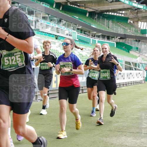 13.09.2026 - 21. swb-Marathon Bremen Michael Burmester http://msf.ph/oto/10446283 13.09.2026 13:08:11 Laufen im Stadion 132, 156, 489, 551, 607, 682, 716, 800, 808, 809, 834, 846, 884, 911, 922, 1025, 1124, 1173, 1189, 1210, 1285, 1289, 1322, 1364, 1369, 1387, 1395, 1398, 1532, 1559, 1600, 1688, 1831, 1841, 1854, 1871, 1899, 1926, 1938, 2003, 2041, 2070, 2090, 2215, 2219, 2229, 2283, 2318, 2366, 2380, 2405, 2413, 2440, 2467, 2492, 2565, 2611, 2635, 2692, 2699, 2721, 2727, 2731, 2755, 2782, 2802, 2818, 2823, 2831, 2841, 2866, 2897, 2911, 2930, 2949, 2960 meine-sportfotos.de