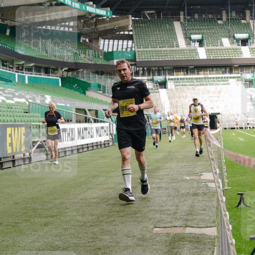 13.09.2026 - 21. swb-Marathon Bremen Michael Burmester http://msf.ph/oto/10446315 13.09.2026 10:29:31 Laufen im Stadion 10162, 10170, 10183, 10193, 10200, 10218, 10233, 10253, 10267, 10270, 10294, 10316, 10329, 10334, 10348, 10381, 10392, 10421, 10426, 10452, 10467, 10525, 10537, 10538, 10544, 10585, 10641, 10652, 10655, 10709, 10734, 10739, 10761, 10763, 10764, 10770, 10780, 10808, 10814, 10825, 10827, 10835, 10837, 10840, 10876, 10887, 10906, 10910, 10923, 10966, 10993, 11002, 11005, 11007, 11018, 11035, 11058, 11087, 11092, 11109, 11170 meine-sportfotos.de
