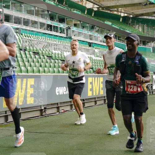 13.09.2026 - 21. swb-Marathon Bremen Michael Burmester http://msf.ph/oto/10446462 13.09.2026 12:46:35 Laufen im Stadion 195, 280, 474, 508, 538, 567, 604, 697, 788, 868, 1017, 1034, 1181, 1241, 1277, 1554, 1863, 2020, 2021, 2084, 2087, 2297, 2538, 2646, 2809, 2889, 3118, 3196, 3271, 3284, 3297, 3424, 3520, 4025, 4110, 4157, 4236, 4239, 4729, 4777, 4808, 5024, 5092, 5238, 5283, 5674, 5719, 5725, 5976, 6053, 6686, 6815, 6918, 7102, 7336, 7478, 7814, 7871, 8054, 8060, 8096, 8319, 8325, 8331, 8334, 8670, 8701, 8756, 8936, 8983, 9061, 9070, 9129, 9273, 9306, 9495, 9544, 9642, 9813, 9918, 13034, 439 meine-sportfotos.de