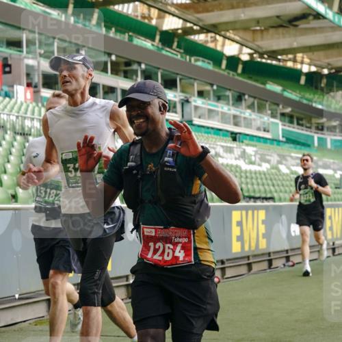13.09.2026 - 21. swb-Marathon Bremen Michael Burmester http://msf.ph/oto/10446496 13.09.2026 12:46:36 Laufen im Stadion 195, 474, 508, 538, 567, 604, 621, 697, 788, 868, 1017, 1034, 1181, 1241, 1277, 1554, 1863, 2020, 2021, 2084, 2087, 2297, 2538, 2646, 2809, 2889, 3118, 3196, 3271, 3284, 3297, 3424, 3520, 4025, 4110, 4157, 4236, 4239, 4729, 4777, 4808, 5024, 5092, 5238, 5283, 5674, 5719, 5725, 5976, 6053, 6686, 6815, 6918, 7102, 7336, 7478, 7814, 7871, 8054, 8060, 8096, 8319, 8325, 8331, 8334, 8670, 8701, 8756, 8936, 8983, 9061, 9070, 9129, 9273, 9306, 9495, 9544, 9642, 9813, 9918, 13034, 439 meine-sportfotos.de