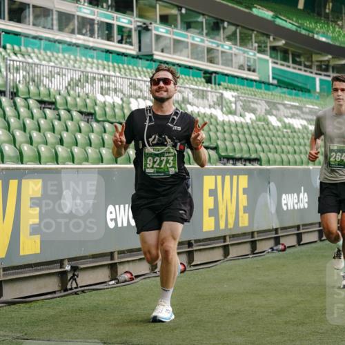 13.09.2026 - 21. swb-Marathon Bremen Michael Burmester http://msf.ph/oto/10446584 13.09.2026 12:46:38 Laufen im Stadion 195, 474, 508, 538, 567, 604, 621, 697, 788, 868, 1017, 1034, 1181, 1241, 1277, 1554, 1863, 2020, 2021, 2084, 2087, 2297, 2538, 2646, 2809, 2889, 3118, 3196, 3271, 3284, 3297, 3424, 3520, 4025, 4110, 4157, 4236, 4239, 4729, 4777, 4808, 5024, 5092, 5238, 5283, 5674, 5719, 5725, 5976, 6053, 6686, 6815, 6918, 7102, 7336, 7478, 7814, 7871, 8054, 8060, 8096, 8319, 8325, 8331, 8334, 8670, 8701, 8756, 8936, 8983, 9061, 9070, 9129, 9273, 9306, 9495, 9544, 9642, 9813, 9918, 13034, 439 meine-sportfotos.de