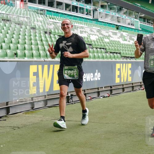 13.09.2026 - 21. swb-Marathon Bremen Michael Burmester http://msf.ph/oto/10446698 13.09.2026 13:08:20 Laufen im Stadion 132, 156, 489, 549, 551, 607, 625, 682, 716, 800, 808, 809, 834, 846, 884, 911, 922, 1025, 1124, 1150, 1173, 1189, 1210, 1285, 1289, 1322, 1364, 1369, 1387, 1395, 1398, 1532, 1559, 1600, 1688, 1831, 1841, 1854, 1871, 1880, 1899, 1926, 1938, 2003, 2041, 2070, 2215, 2219, 2229, 2283, 2318, 2366, 2380, 2405, 2413, 2429, 2440, 2441, 2467, 2492, 2565, 2611, 2635, 2692, 2699, 2721, 2727, 2731, 2755, 2782, 2802, 2818, 2823, 2831, 2841, 2866, 2897, 2911, 2930, 2941, 2949, 2960 meine-sportfotos.de
