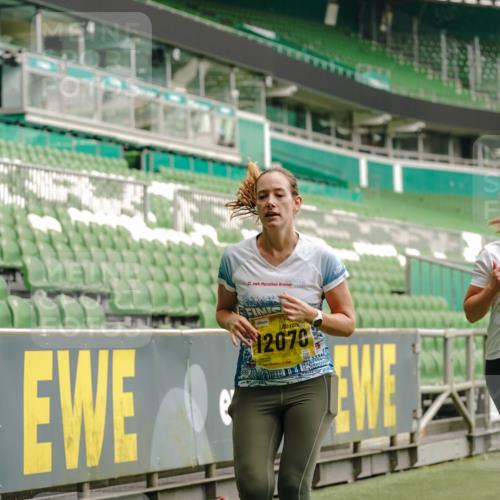 13.09.2026 - 21. swb-Marathon Bremen Michael Burmester http://msf.ph/oto/10446713 13.09.2026 10:29:42 Laufen im Stadion 10162, 10170, 10183, 10193, 10200, 10218, 10233, 10253, 10267, 10294, 10316, 10334, 10348, 10381, 10392, 10421, 10426, 10452, 10467, 10515, 10525, 10537, 10538, 10544, 10585, 10588, 10641, 10652, 10655, 10709, 10734, 10739, 10761, 10763, 10764, 10770, 10780, 10808, 10825, 10827, 10835, 10837, 10840, 10862, 10863, 10876, 10884, 10887, 10906, 10910, 10923, 10966, 10984, 10993, 11002, 11005, 11007, 11018, 11035, 11058, 11087, 11109, 11170 meine-sportfotos.de