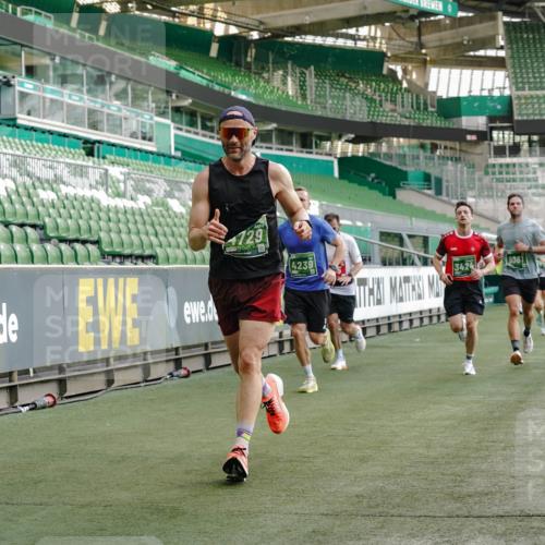 13.09.2026 - 21. swb-Marathon Bremen Michael Burmester http://msf.ph/oto/10446731 13.09.2026 12:46:42 Laufen im Stadion 195, 474, 508, 538, 567, 604, 621, 697, 788, 868, 1017, 1034, 1181, 1241, 1277, 1554, 1863, 2021, 2084, 2087, 2297, 2538, 2646, 2809, 2889, 3118, 3196, 3284, 3297, 3424, 3520, 4025, 4110, 4157, 4236, 4239, 4729, 4777, 4808, 4992, 5024, 5238, 5283, 5674, 5719, 5725, 5976, 6053, 6686, 6815, 6918, 7102, 7336, 7478, 7814, 7871, 8054, 8060, 8096, 8319, 8325, 8331, 8334, 8670, 8701, 8756, 8936, 8983, 9061, 9070, 9273, 9306, 9495, 9544, 9642, 9689, 9813, 9918, 13034, 439 meine-sportfotos.de