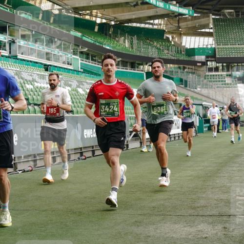 13.09.2026 - 21. swb-Marathon Bremen Michael Burmester http://msf.ph/oto/10446833 13.09.2026 12:46:45 Laufen im Stadion 195, 474, 538, 567, 604, 621, 697, 788, 868, 1017, 1034, 1181, 1241, 1277, 1554, 1863, 2021, 2084, 2087, 2266, 2297, 2538, 2646, 2809, 2889, 3118, 3196, 3284, 3297, 3424, 3520, 4025, 4110, 4157, 4236, 4239, 4729, 4777, 4808, 4992, 5024, 5238, 5283, 5674, 5719, 5725, 5976, 6053, 6686, 6784, 6815, 6918, 7102, 7336, 7478, 7814, 7871, 8054, 8060, 8096, 8319, 8325, 8331, 8334, 8670, 8701, 8756, 8936, 8983, 9061, 9070, 9273, 9306, 9495, 9544, 9642, 9689, 9813, 9918, 13034, 439 meine-sportfotos.de