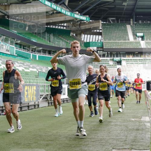 13.09.2026 - 21. swb-Marathon Bremen Michael Burmester http://msf.ph/oto/10446910 13.09.2026 10:29:47 Laufen im Stadion 10162, 10170, 10183, 10193, 10200, 10218, 10233, 10253, 10267, 10294, 10304, 10316, 10334, 10339, 10348, 10359, 10381, 10392, 10421, 10426, 10452, 10467, 10515, 10525, 10537, 10538, 10544, 10585, 10588, 10641, 10652, 10655, 10709, 10734, 10739, 10761, 10763, 10764, 10780, 10808, 10825, 10827, 10835, 10837, 10840, 10862, 10863, 10876, 10884, 10887, 10906, 10910, 10923, 10966, 10984, 10993, 11002, 11005, 11007, 11018, 11035, 11038, 11058, 11087, 11109, 11170 meine-sportfotos.de