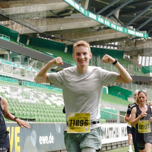 13.09.2026 - 21. swb-Marathon Bremen Michael Burmester http://msf.ph/oto/10446974 13.09.2026 10:29:48 Laufen im Stadion 10162, 10170, 10183, 10193, 10200, 10218, 10233, 10253, 10267, 10294, 10304, 10316, 10334, 10339, 10348, 10359, 10381, 10392, 10421, 10426, 10452, 10467, 10515, 10525, 10537, 10538, 10544, 10585, 10588, 10641, 10652, 10655, 10709, 10734, 10739, 10761, 10763, 10764, 10780, 10808, 10825, 10827, 10835, 10837, 10840, 10862, 10863, 10876, 10884, 10887, 10906, 10910, 10923, 10966, 10984, 10993, 11002, 11005, 11007, 11018, 11035, 11038, 11058, 11087, 11109, 11170 meine-sportfotos.de