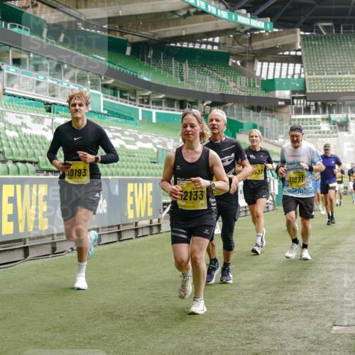 13.09.2026 - 21. swb-Marathon Bremen Michael Burmester http://msf.ph/oto/10447037 13.09.2026 10:29:49 Laufen im Stadion 10162, 10170, 10183, 10193, 10200, 10218, 10233, 10253, 10267, 10294, 10304, 10316, 10334, 10339, 10348, 10359, 10381, 10392, 10421, 10426, 10452, 10467, 10515, 10525, 10537, 10538, 10544, 10585, 10588, 10641, 10652, 10655, 10709, 10734, 10739, 10761, 10763, 10764, 10780, 10808, 10825, 10827, 10835, 10837, 10840, 10862, 10863, 10876, 10884, 10887, 10906, 10910, 10923, 10966, 10984, 10993, 11002, 11005, 11007, 11018, 11035, 11038, 11058, 11109, 11170 meine-sportfotos.de