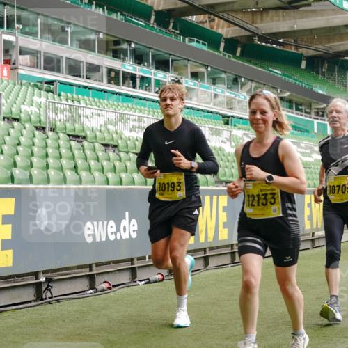 13.09.2026 - 21. swb-Marathon Bremen Michael Burmester http://msf.ph/oto/10447116 13.09.2026 10:29:50 Laufen im Stadion 10162, 10170, 10183, 10193, 10200, 10218, 10233, 10253, 10267, 10294, 10304, 10316, 10334, 10339, 10348, 10359, 10381, 10392, 10421, 10426, 10452, 10467, 10515, 10525, 10537, 10538, 10544, 10585, 10588, 10641, 10652, 10709, 10734, 10739, 10761, 10763, 10764, 10780, 10808, 10825, 10827, 10835, 10837, 10840, 10862, 10863, 10876, 10884, 10887, 10906, 10910, 10923, 10966, 10984, 10993, 11002, 11005, 11007, 11018, 11035, 11038, 11058, 11109, 11170 meine-sportfotos.de