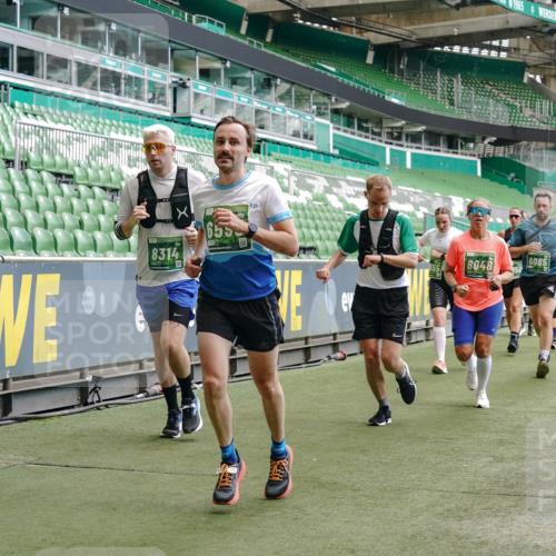 13.09.2026 - 21. swb-Marathon Bremen Michael Burmester http://msf.ph/oto/10447306 13.09.2026 13:08:29 Laufen im Stadion 132, 156, 489, 549, 551, 563, 607, 625, 682, 800, 808, 809, 813, 834, 846, 884, 911, 922, 1025, 1072, 1124, 1150, 1173, 1189, 1210, 1285, 1289, 1322, 1364, 1387, 1395, 1398, 1532, 1559, 1600, 1688, 1831, 1841, 1854, 1880, 1899, 1926, 1938, 2003, 2041, 2070, 2208, 2215, 2219, 2229, 2243, 2283, 2318, 2366, 2380, 2405, 2413, 2429, 2441, 2467, 2492, 2565, 2611, 2635, 2692, 2727, 2731, 2755, 2782, 2802, 2823, 2831, 2841, 2866, 2897, 2911, 2930, 2941, 2949, 2960, 3327 meine-sportfotos.de