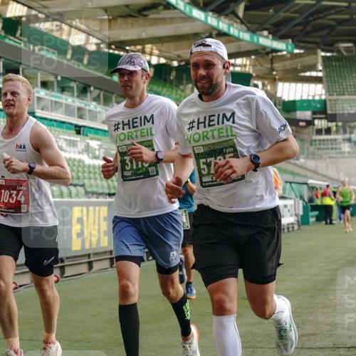13.09.2026 - 21. swb-Marathon Bremen Michael Burmester http://msf.ph/oto/10447342 13.09.2026 12:46:59 Laufen im Stadion 195, 538, 567, 604, 621, 697, 868, 1017, 1034, 1181, 1241, 1277, 1554, 1863, 2021, 2084, 2087, 2266, 2297, 2538, 2646, 2809, 2889, 2956, 3118, 3196, 3284, 3297, 3424, 3520, 3794, 4025, 4157, 4236, 4239, 4614, 4729, 4777, 4808, 4992, 5024, 5238, 5283, 5674, 5719, 5725, 5803, 5976, 6053, 6686, 6708, 6784, 6815, 7102, 7336, 7538, 7814, 7871, 8060, 8319, 8325, 8331, 8334, 8611, 8621, 8670, 8701, 8756, 8936, 8980, 8983, 9061, 9273, 9495, 9544, 9689, 9813, 9918, 13034, 439 meine-sportfotos.de