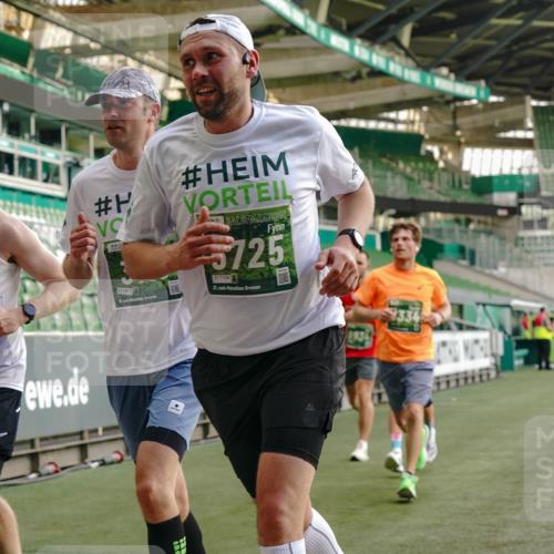13.09.2026 - 21. swb-Marathon Bremen Michael Burmester http://msf.ph/oto/10447376 13.09.2026 12:46:59 Laufen im Stadion 195, 538, 567, 604, 621, 697, 868, 1017, 1034, 1181, 1241, 1277, 1554, 1863, 2021, 2084, 2087, 2266, 2297, 2538, 2646, 2809, 2889, 2956, 3118, 3196, 3284, 3297, 3424, 3520, 3794, 4025, 4157, 4236, 4239, 4614, 4729, 4777, 4808, 4992, 5024, 5238, 5283, 5674, 5719, 5725, 5803, 5976, 6053, 6686, 6708, 6784, 6815, 7102, 7336, 7538, 7814, 7871, 8060, 8319, 8325, 8331, 8334, 8611, 8621, 8670, 8701, 8756, 8936, 8980, 8983, 9061, 9273, 9495, 9544, 9689, 9813, 9918, 13034, 439 meine-sportfotos.de