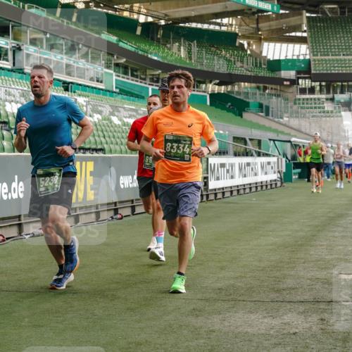 13.09.2026 - 21. swb-Marathon Bremen Michael Burmester http://msf.ph/oto/10447386 13.09.2026 12:47:00 Laufen im Stadion 195, 538, 567, 604, 621, 697, 868, 1017, 1034, 1181, 1241, 1277, 1554, 1863, 2021, 2084, 2087, 2266, 2297, 2538, 2646, 2809, 2889, 2956, 3118, 3196, 3242, 3284, 3297, 3424, 3520, 3794, 4025, 4157, 4236, 4239, 4614, 4729, 4777, 4808, 4992, 5024, 5238, 5283, 5674, 5719, 5725, 5803, 5976, 6053, 6686, 6708, 6784, 6815, 7102, 7336, 7538, 7814, 7871, 8060, 8319, 8325, 8331, 8334, 8611, 8621, 8670, 8701, 8756, 8936, 8980, 8983, 9061, 9273, 9495, 9544, 9689, 9813, 9918, 13034, 439 meine-sportfotos.de