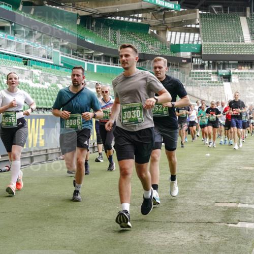 13.09.2026 - 21. swb-Marathon Bremen Michael Burmester http://msf.ph/oto/10447454 13.09.2026 13:08:32 Laufen im Stadion 132, 156, 383, 489, 549, 551, 563, 607, 625, 682, 800, 808, 809, 813, 834, 846, 884, 911, 1025, 1072, 1124, 1150, 1173, 1189, 1210, 1285, 1289, 1322, 1364, 1387, 1395, 1398, 1532, 1559, 1600, 1688, 1831, 1841, 1854, 1880, 1899, 1926, 2003, 2041, 2070, 2208, 2215, 2219, 2229, 2243, 2283, 2318, 2366, 2380, 2405, 2413, 2429, 2441, 2467, 2492, 2565, 2611, 2635, 2692, 2727, 2731, 2755, 2782, 2802, 2823, 2831, 2841, 2866, 2897, 2911, 2930, 2931, 2941, 2949, 2960, 3327, 3437 meine-sportfotos.de