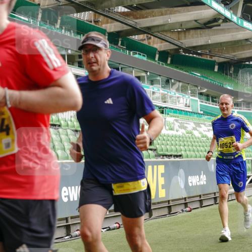 13.09.2026 - 21. swb-Marathon Bremen Michael Burmester http://msf.ph/oto/10447532 13.09.2026 10:29:56 Laufen im Stadion 10162, 10170, 10174, 10183, 10193, 10200, 10218, 10233, 10253, 10267, 10281, 10304, 10316, 10334, 10339, 10348, 10359, 10381, 10392, 10421, 10426, 10452, 10467, 10515, 10525, 10537, 10538, 10585, 10588, 10641, 10652, 10714, 10734, 10739, 10761, 10763, 10764, 10765, 10780, 10808, 10825, 10827, 10835, 10837, 10840, 10862, 10863, 10876, 10884, 10886, 10887, 10906, 10910, 10923, 10966, 10984, 10993, 11002, 11005, 11007, 11018, 11035, 11038, 11109 meine-sportfotos.de