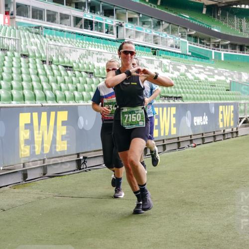 13.09.2026 - 21. swb-Marathon Bremen Michael Burmester http://msf.ph/oto/10447542 13.09.2026 13:08:34 Laufen im Stadion 132, 156, 383, 489, 549, 551, 563, 607, 625, 682, 800, 808, 809, 813, 834, 846, 884, 911, 1025, 1072, 1124, 1150, 1173, 1189, 1210, 1285, 1289, 1322, 1364, 1387, 1395, 1398, 1532, 1559, 1600, 1688, 1831, 1841, 1854, 1880, 1899, 1926, 2003, 2041, 2070, 2208, 2215, 2229, 2243, 2283, 2318, 2366, 2380, 2405, 2413, 2429, 2441, 2467, 2492, 2565, 2611, 2635, 2692, 2727, 2731, 2755, 2782, 2802, 2823, 2831, 2841, 2866, 2897, 2911, 2930, 2931, 2941, 2949, 2960, 3327, 3437 meine-sportfotos.de