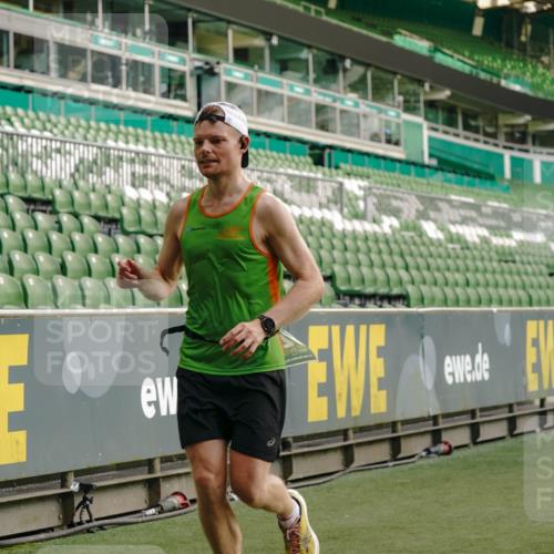13.09.2026 - 21. swb-Marathon Bremen Michael Burmester http://msf.ph/oto/10447574 13.09.2026 12:47:07 Laufen im Stadion 195, 384, 538, 567, 604, 621, 697, 868, 1017, 1034, 1181, 1241, 1554, 1863, 2021, 2084, 2087, 2266, 2297, 2538, 2646, 2809, 2889, 2956, 3118, 3196, 3242, 3284, 3297, 3424, 3520, 3794, 4025, 4236, 4239, 4614, 4729, 4777, 4808, 4992, 5024, 5238, 5283, 5674, 5719, 5725, 5803, 5976, 6053, 6686, 6708, 6784, 6815, 7102, 7336, 7538, 7814, 7871, 8060, 8319, 8325, 8331, 8334, 8611, 8621, 8670, 8701, 8756, 8980, 8983, 9061, 9273, 9495, 9544, 9689, 9813, 9918, 13034, 439 meine-sportfotos.de