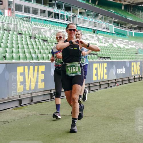 13.09.2026 - 21. swb-Marathon Bremen Michael Burmester http://msf.ph/oto/10447576 13.09.2026 13:08:34 Laufen im Stadion 132, 156, 383, 489, 549, 551, 563, 607, 625, 682, 800, 808, 809, 813, 834, 846, 884, 911, 1025, 1072, 1124, 1150, 1173, 1189, 1210, 1285, 1289, 1322, 1364, 1387, 1395, 1398, 1532, 1559, 1600, 1688, 1831, 1841, 1854, 1880, 1899, 1926, 2003, 2041, 2070, 2208, 2215, 2229, 2243, 2283, 2318, 2366, 2380, 2405, 2413, 2429, 2441, 2467, 2492, 2565, 2611, 2635, 2692, 2727, 2731, 2755, 2782, 2802, 2823, 2831, 2841, 2866, 2897, 2911, 2930, 2931, 2941, 2949, 2960, 3327, 3437 meine-sportfotos.de