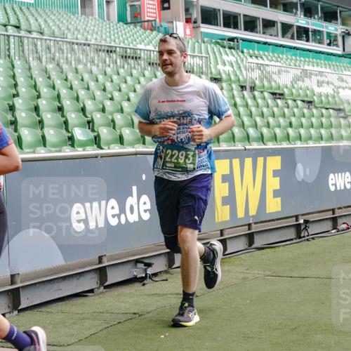 13.09.2026 - 21. swb-Marathon Bremen Michael Burmester http://msf.ph/oto/10447663 13.09.2026 13:08:36 Laufen im Stadion 132, 156, 383, 489, 532, 549, 551, 563, 607, 625, 682, 800, 808, 809, 813, 834, 846, 884, 911, 1025, 1072, 1124, 1150, 1173, 1189, 1210, 1285, 1289, 1322, 1364, 1387, 1395, 1398, 1532, 1559, 1600, 1688, 1831, 1841, 1854, 1880, 1899, 1926, 2003, 2041, 2070, 2208, 2215, 2229, 2243, 2283, 2318, 2366, 2380, 2405, 2413, 2429, 2441, 2467, 2492, 2565, 2611, 2635, 2692, 2727, 2731, 2755, 2782, 2802, 2823, 2831, 2841, 2866, 2897, 2911, 2930, 2931, 2941, 2949, 2960, 3327, 3437 meine-sportfotos.de
