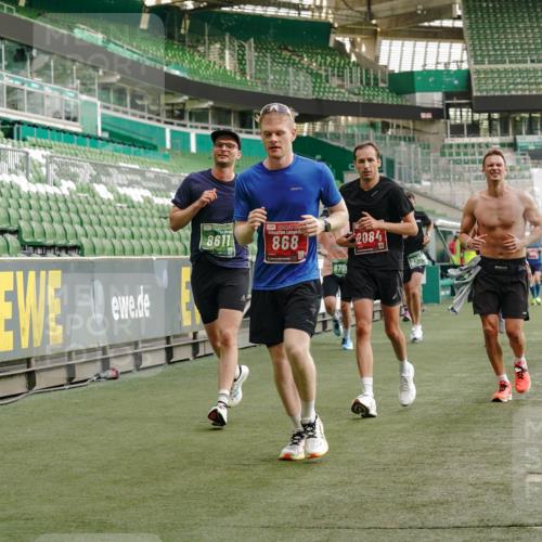 13.09.2026 - 21. swb-Marathon Bremen Michael Burmester http://msf.ph/oto/10447759 13.09.2026 12:47:12 Laufen im Stadion 195, 384, 538, 567, 604, 621, 697, 868, 1034, 1181, 1241, 1554, 1863, 2021, 2084, 2087, 2266, 2297, 2538, 2646, 2809, 2889, 2956, 3118, 3196, 3242, 3284, 3297, 3424, 3466, 3520, 3794, 4025, 4236, 4239, 4614, 4729, 4777, 4808, 4992, 5024, 5238, 5283, 5674, 5719, 5725, 5803, 5976, 6025, 6053, 6686, 6708, 6784, 6815, 7102, 7336, 7538, 7814, 7871, 8060, 8319, 8325, 8331, 8334, 8611, 8621, 8670, 8701, 8756, 8980, 8983, 9061, 9495, 9544, 9689, 9813, 9918, 13034, 439 meine-sportfotos.de