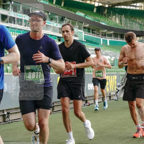 13.09.2026 - 21. swb-Marathon Bremen Michael Burmester http://msf.ph/oto/10447819 13.09.2026 12:47:15 Laufen im Stadion 195, 384, 538, 567, 604, 621, 697, 868, 1034, 1181, 1241, 1554, 2021, 2087, 2266, 2297, 2538, 2646, 2809, 2889, 2956, 3118, 3196, 3242, 3284, 3297, 3424, 3466, 3520, 3794, 4025, 4236, 4239, 4614, 4729, 4777, 4808, 4992, 5024, 5238, 5283, 5674, 5719, 5725, 5803, 5976, 6025, 6053, 6686, 6708, 6784, 6815, 7102, 7538, 7814, 7871, 8060, 8319, 8325, 8331, 8334, 8611, 8621, 8670, 8701, 8756, 8980, 8983, 9061, 9495, 9544, 9689, 9813, 9918, 13034, 439 meine-sportfotos.de