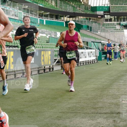 13.09.2026 - 21. swb-Marathon Bremen Michael Burmester http://msf.ph/oto/10447879 13.09.2026 12:47:16 Laufen im Stadion 195, 384, 538, 567, 604, 621, 697, 868, 1034, 1181, 1241, 1554, 2021, 2087, 2266, 2297, 2538, 2646, 2809, 2889, 2956, 3118, 3196, 3242, 3284, 3297, 3424, 3466, 3520, 3794, 4025, 4236, 4239, 4614, 4729, 4777, 4808, 4992, 5024, 5238, 5283, 5674, 5719, 5725, 5803, 5976, 6025, 6053, 6686, 6708, 6784, 6815, 7102, 7538, 7814, 7871, 8060, 8319, 8325, 8331, 8334, 8611, 8621, 8670, 8701, 8980, 8983, 9061, 9495, 9544, 9689, 9813, 9918, 13034 meine-sportfotos.de