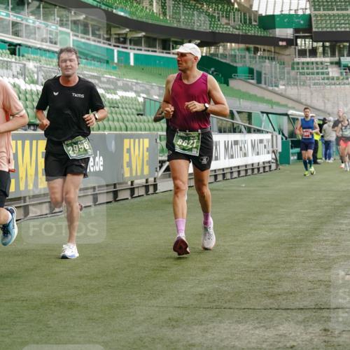 13.09.2026 - 21. swb-Marathon Bremen Michael Burmester http://msf.ph/oto/10447902 13.09.2026 12:47:16 Laufen im Stadion 195, 384, 538, 567, 604, 621, 697, 868, 1034, 1181, 1241, 1554, 2021, 2087, 2266, 2297, 2538, 2646, 2809, 2889, 2956, 3118, 3196, 3242, 3284, 3297, 3424, 3466, 3520, 3794, 4025, 4236, 4239, 4614, 4729, 4777, 4808, 4992, 5024, 5238, 5283, 5674, 5719, 5725, 5803, 5976, 6025, 6053, 6686, 6708, 6784, 6815, 7102, 7538, 7814, 7871, 8060, 8319, 8325, 8331, 8334, 8611, 8621, 8670, 8701, 8980, 8983, 9061, 9495, 9544, 9689, 9813, 9918, 13034 meine-sportfotos.de