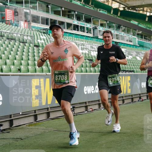 13.09.2026 - 21. swb-Marathon Bremen Michael Burmester http://msf.ph/oto/10447928 13.09.2026 12:47:17 Laufen im Stadion 195, 384, 538, 567, 604, 621, 697, 868, 1034, 1181, 1241, 1554, 2021, 2087, 2266, 2297, 2538, 2646, 2809, 2889, 2956, 3118, 3196, 3242, 3284, 3297, 3424, 3466, 3520, 3794, 4025, 4236, 4239, 4614, 4729, 4777, 4808, 4992, 5024, 5238, 5283, 5674, 5719, 5725, 5803, 5976, 6025, 6053, 6686, 6708, 6784, 6815, 7102, 7538, 7814, 7871, 8060, 8319, 8325, 8331, 8334, 8611, 8621, 8670, 8701, 8980, 8983, 9061, 9495, 9544, 9689, 9813, 9918, 13034 meine-sportfotos.de