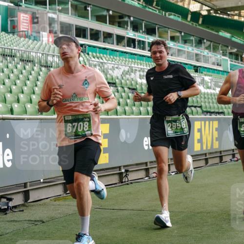 13.09.2026 - 21. swb-Marathon Bremen Michael Burmester http://msf.ph/oto/10447951 13.09.2026 12:47:17 Laufen im Stadion 195, 384, 538, 567, 604, 621, 697, 868, 1034, 1181, 1241, 1554, 2021, 2087, 2266, 2297, 2538, 2646, 2809, 2889, 2956, 3118, 3196, 3242, 3284, 3297, 3424, 3466, 3520, 3794, 4025, 4236, 4239, 4614, 4729, 4777, 4808, 4992, 5024, 5238, 5283, 5674, 5719, 5725, 5803, 5976, 6025, 6053, 6686, 6708, 6784, 6815, 7102, 7538, 7814, 7871, 8060, 8319, 8325, 8331, 8334, 8611, 8621, 8670, 8701, 8980, 8983, 9061, 9495, 9544, 9689, 9813, 9918, 13034 meine-sportfotos.de