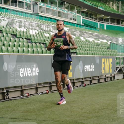 13.09.2026 - 21. swb-Marathon Bremen Michael Burmester http://msf.ph/oto/10447975 13.09.2026 12:47:19 Laufen im Stadion 195, 384, 538, 567, 604, 621, 697, 868, 889, 1034, 1181, 1241, 1554, 2021, 2087, 2266, 2297, 2538, 2646, 2809, 2889, 2956, 3118, 3196, 3242, 3284, 3297, 3424, 3466, 3520, 3794, 4025, 4236, 4239, 4614, 4729, 4777, 4808, 4992, 5024, 5238, 5283, 5674, 5719, 5725, 5803, 5976, 6025, 6053, 6686, 6708, 6784, 6815, 7102, 7538, 7803, 7814, 7871, 8060, 8319, 8325, 8331, 8334, 8611, 8621, 8670, 8701, 8980, 8983, 9010, 9061, 9495, 9544, 9689, 9813, 9918, 13034 meine-sportfotos.de