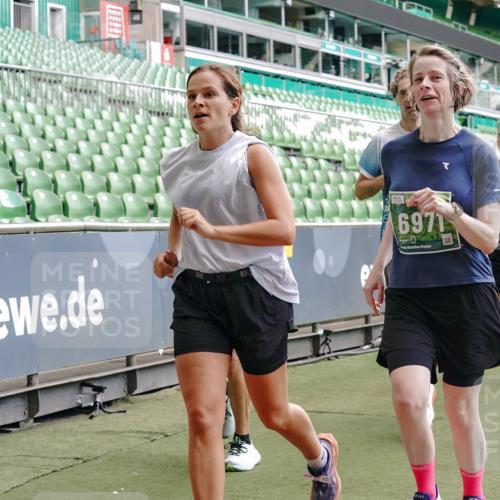 13.09.2026 - 21. swb-Marathon Bremen Michael Burmester http://msf.ph/oto/10448039 13.09.2026 13:08:42 Laufen im Stadion 383, 489, 532, 549, 551, 563, 607, 625, 682, 800, 808, 809, 813, 846, 884, 898, 911, 1025, 1072, 1124, 1150, 1173, 1189, 1210, 1285, 1289, 1322, 1364, 1387, 1395, 1398, 1532, 1559, 1600, 1688, 1831, 1841, 1854, 1880, 1899, 2003, 2041, 2070, 2208, 2215, 2229, 2243, 2283, 2366, 2380, 2405, 2413, 2429, 2441, 2467, 2492, 2565, 2611, 2635, 2692, 2727, 2731, 2755, 2782, 2802, 2823, 2831, 2841, 2866, 2897, 2930, 2931, 2941, 2949, 3327, 3437, 3707 meine-sportfotos.de