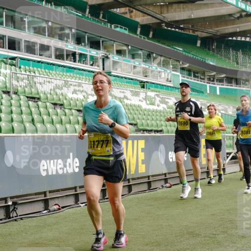 13.09.2026 - 21. swb-Marathon Bremen Michael Burmester http://msf.ph/oto/10448061 13.09.2026 10:30:09 Laufen im Stadion 10162, 10170, 10174, 10183, 10193, 10200, 10218, 10227, 10233, 10253, 10267, 10281, 10304, 10334, 10339, 10348, 10359, 10381, 10392, 10421, 10426, 10448, 10452, 10467, 10515, 10525, 10537, 10585, 10588, 10641, 10652, 10714, 10734, 10739, 10757, 10761, 10763, 10764, 10765, 10780, 10808, 10821, 10822, 10825, 10827, 10837, 10838, 10840, 10862, 10863, 10876, 10884, 10886, 10887, 10906, 10910, 10923, 10966, 10984, 11002, 11007, 11018, 11038, 11109 meine-sportfotos.de