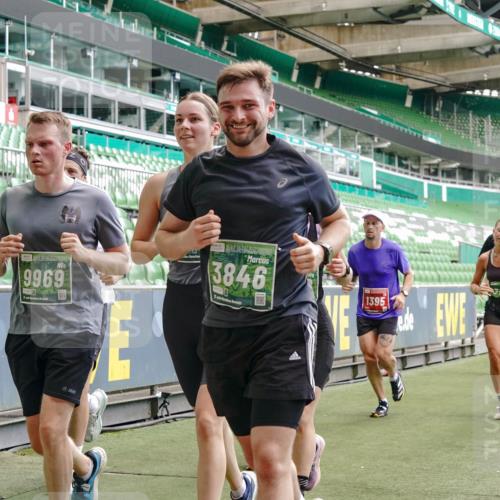 13.09.2026 - 21. swb-Marathon Bremen Michael Burmester http://msf.ph/oto/10448130 13.09.2026 13:08:44 Laufen im Stadion 383, 391, 489, 532, 549, 551, 563, 607, 625, 682, 800, 808, 809, 813, 846, 884, 898, 911, 1025, 1072, 1124, 1150, 1173, 1189, 1210, 1285, 1289, 1322, 1364, 1387, 1395, 1398, 1532, 1559, 1600, 1688, 1831, 1841, 1854, 1880, 1899, 2003, 2041, 2070, 2208, 2215, 2229, 2243, 2283, 2366, 2380, 2405, 2413, 2429, 2441, 2467, 2471, 2492, 2565, 2611, 2635, 2692, 2727, 2755, 2782, 2802, 2823, 2831, 2841, 2866, 2897, 2930, 2931, 2941, 2949, 3316, 3327, 3437, 3707 meine-sportfotos.de
