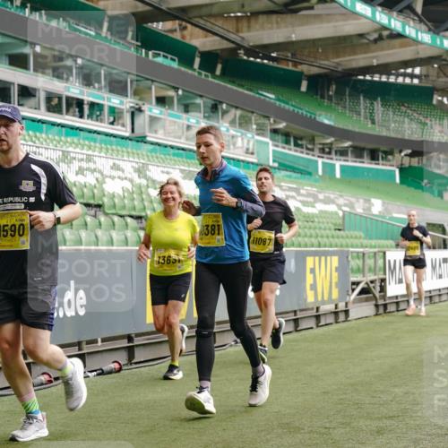 13.09.2026 - 21. swb-Marathon Bremen Michael Burmester http://msf.ph/oto/10448165 13.09.2026 10:30:11 Laufen im Stadion 10162, 10170, 10174, 10183, 10193, 10200, 10218, 10227, 10233, 10253, 10281, 10304, 10334, 10339, 10348, 10359, 10381, 10392, 10426, 10448, 10452, 10467, 10515, 10525, 10537, 10585, 10588, 10641, 10652, 10714, 10734, 10757, 10761, 10763, 10764, 10765, 10780, 10808, 10821, 10822, 10825, 10827, 10837, 10838, 10840, 10862, 10863, 10876, 10884, 10886, 10887, 10906, 10910, 10923, 10966, 10984, 11002, 11007, 11018, 11038, 11109 meine-sportfotos.de