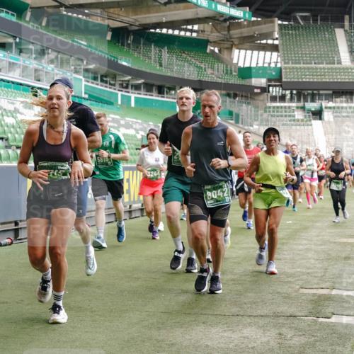 13.09.2026 - 21. swb-Marathon Bremen Michael Burmester http://msf.ph/oto/10448215 13.09.2026 13:08:46 Laufen im Stadion 383, 391, 489, 532, 549, 551, 563, 607, 625, 682, 800, 808, 809, 813, 846, 884, 898, 911, 1025, 1072, 1124, 1150, 1173, 1210, 1285, 1289, 1322, 1364, 1387, 1395, 1398, 1532, 1559, 1600, 1688, 1831, 1841, 1854, 1880, 1899, 2003, 2041, 2208, 2215, 2229, 2243, 2283, 2366, 2380, 2405, 2413, 2429, 2441, 2467, 2471, 2492, 2565, 2611, 2635, 2692, 2727, 2755, 2782, 2802, 2823, 2831, 2841, 2866, 2897, 2930, 2931, 2941, 2949, 3316, 3327, 3333, 3437, 3707 meine-sportfotos.de