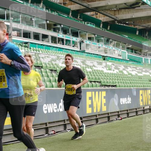 13.09.2026 - 21. swb-Marathon Bremen Michael Burmester http://msf.ph/oto/10448231 13.09.2026 10:30:12 Laufen im Stadion 10162, 10170, 10174, 10183, 10193, 10200, 10218, 10227, 10233, 10253, 10281, 10304, 10334, 10339, 10348, 10359, 10381, 10392, 10426, 10448, 10452, 10467, 10515, 10525, 10537, 10585, 10588, 10641, 10652, 10714, 10734, 10757, 10761, 10763, 10764, 10765, 10780, 10808, 10821, 10822, 10825, 10827, 10837, 10838, 10840, 10862, 10863, 10876, 10884, 10886, 10887, 10906, 10923, 10966, 10984, 11002, 11007, 11018, 11038, 11109 meine-sportfotos.de