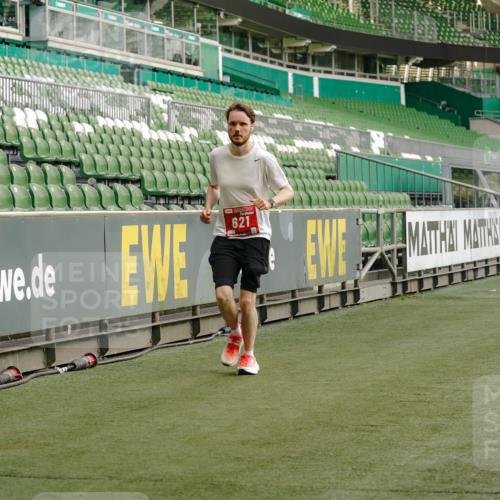 13.09.2026 - 21. swb-Marathon Bremen Michael Burmester http://msf.ph/oto/10448308 13.09.2026 12:47:33 Laufen im Stadion 382, 384, 538, 567, 604, 621, 697, 868, 889, 1034, 1554, 1872, 1925, 2021, 2087, 2266, 2538, 2646, 2809, 2956, 3118, 3196, 3242, 3284, 3297, 3424, 3466, 3520, 3794, 3910, 4025, 4236, 4239, 4614, 4712, 4729, 4777, 4808, 4992, 5024, 5238, 5283, 5674, 5725, 5803, 5976, 6025, 6053, 6058, 6686, 6708, 6784, 6815, 7102, 7399, 7538, 7803, 7814, 7871, 8060, 8334, 8611, 8621, 8670, 8701, 8706, 8980, 8981, 8983, 9010, 9061, 9544, 9689, 9813, 9918, 13034 meine-sportfotos.de