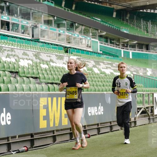 13.09.2026 - 21. swb-Marathon Bremen Michael Burmester http://msf.ph/oto/10448314 13.09.2026 10:30:15 Laufen im Stadion 10162, 10170, 10174, 10183, 10193, 10200, 10218, 10227, 10233, 10253, 10281, 10304, 10334, 10339, 10348, 10359, 10381, 10392, 10426, 10448, 10452, 10467, 10515, 10525, 10537, 10585, 10588, 10641, 10652, 10714, 10734, 10757, 10761, 10763, 10764, 10765, 10780, 10808, 10821, 10822, 10825, 10827, 10837, 10838, 10840, 10862, 10863, 10876, 10884, 10886, 10887, 10906, 10966, 10984, 11002, 11007, 11018, 11038, 11109, 11350, 11379 meine-sportfotos.de