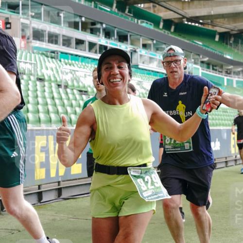 13.09.2026 - 21. swb-Marathon Bremen Michael Burmester http://msf.ph/oto/10448331 13.09.2026 13:08:49 Laufen im Stadion 383, 391, 489, 532, 549, 551, 563, 625, 682, 800, 808, 809, 813, 884, 898, 911, 1025, 1072, 1124, 1150, 1173, 1210, 1285, 1289, 1322, 1364, 1395, 1398, 1532, 1559, 1688, 1831, 1854, 1880, 1899, 2003, 2041, 2208, 2215, 2229, 2243, 2283, 2366, 2380, 2405, 2413, 2429, 2441, 2467, 2471, 2492, 2525, 2565, 2611, 2635, 2692, 2727, 2755, 2782, 2802, 2823, 2831, 2841, 2866, 2897, 2930, 2931, 2941, 2949, 3032, 3316, 3327, 3333, 3398, 3437, 3707, 109 meine-sportfotos.de