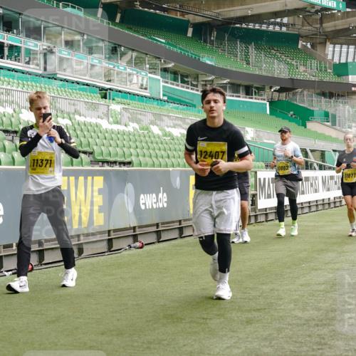 13.09.2026 - 21. swb-Marathon Bremen Michael Burmester http://msf.ph/oto/10448355 13.09.2026 10:30:17 Laufen im Stadion 10141, 10162, 10170, 10174, 10183, 10193, 10200, 10218, 10227, 10233, 10253, 10281, 10304, 10334, 10339, 10348, 10359, 10381, 10392, 10426, 10448, 10452, 10467, 10515, 10537, 10585, 10588, 10641, 10652, 10714, 10734, 10757, 10761, 10763, 10764, 10765, 10780, 10808, 10821, 10822, 10825, 10827, 10837, 10838, 10840, 10862, 10863, 10884, 10886, 10887, 10906, 10966, 10984, 11002, 11007, 11018, 11038, 11109, 11350, 11379 meine-sportfotos.de
